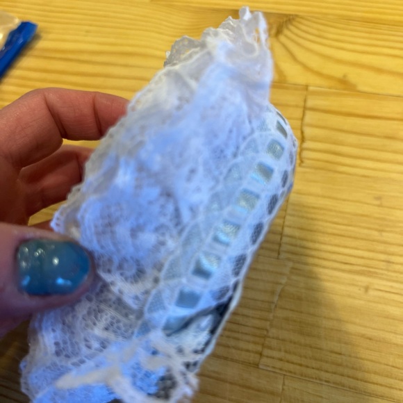 Assorted Lace Trim Collection - Picture 7 of 14